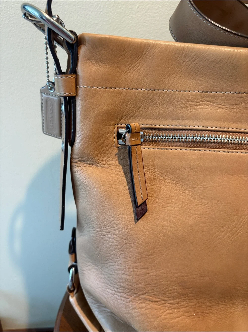 Coach SoHo F15084  convertible bag  shoulder /Crossbody  smooth leather tan EUC